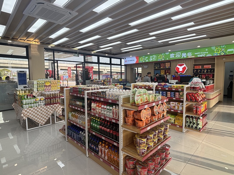 1772431330724823.jpg 加油站便利店風貌.jpg